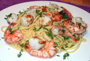 spaghettis-aux-saint-jacques-et-aux-crevettes
